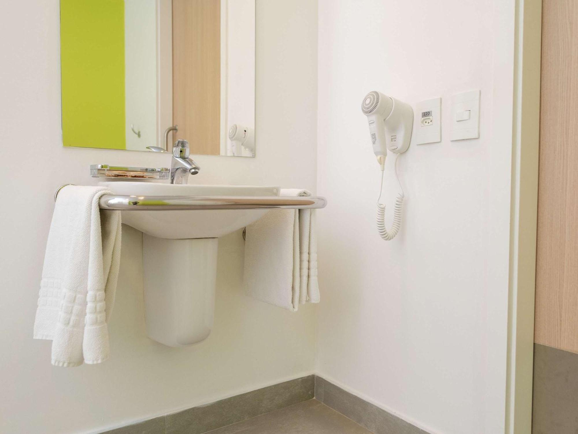 Ibis Budget Sorocaba Bagian luar foto